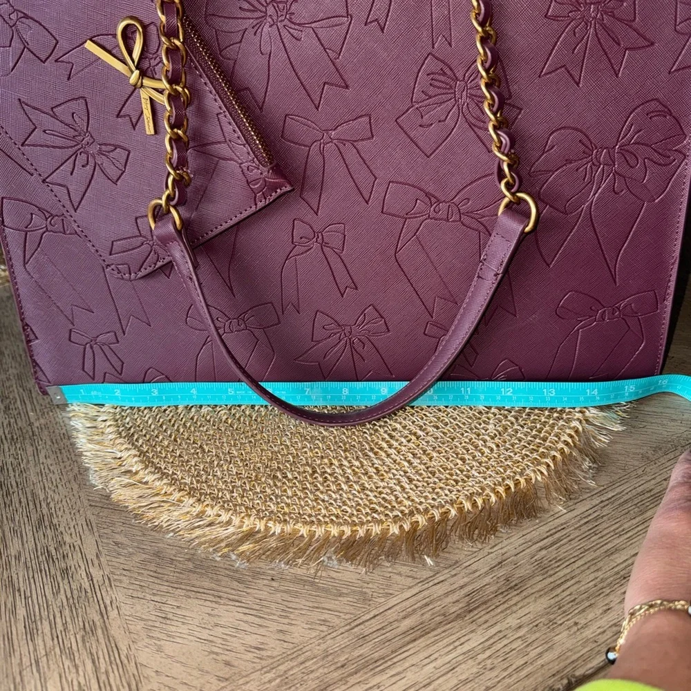 NWT 2fer Betsey Johnson Cherry Bow Embossed Leather Tote &Pouch Statement Piece - Picture 5 of 6